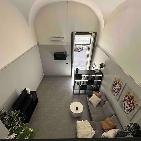 44 Aeroporto di Catania Fontana Rossa